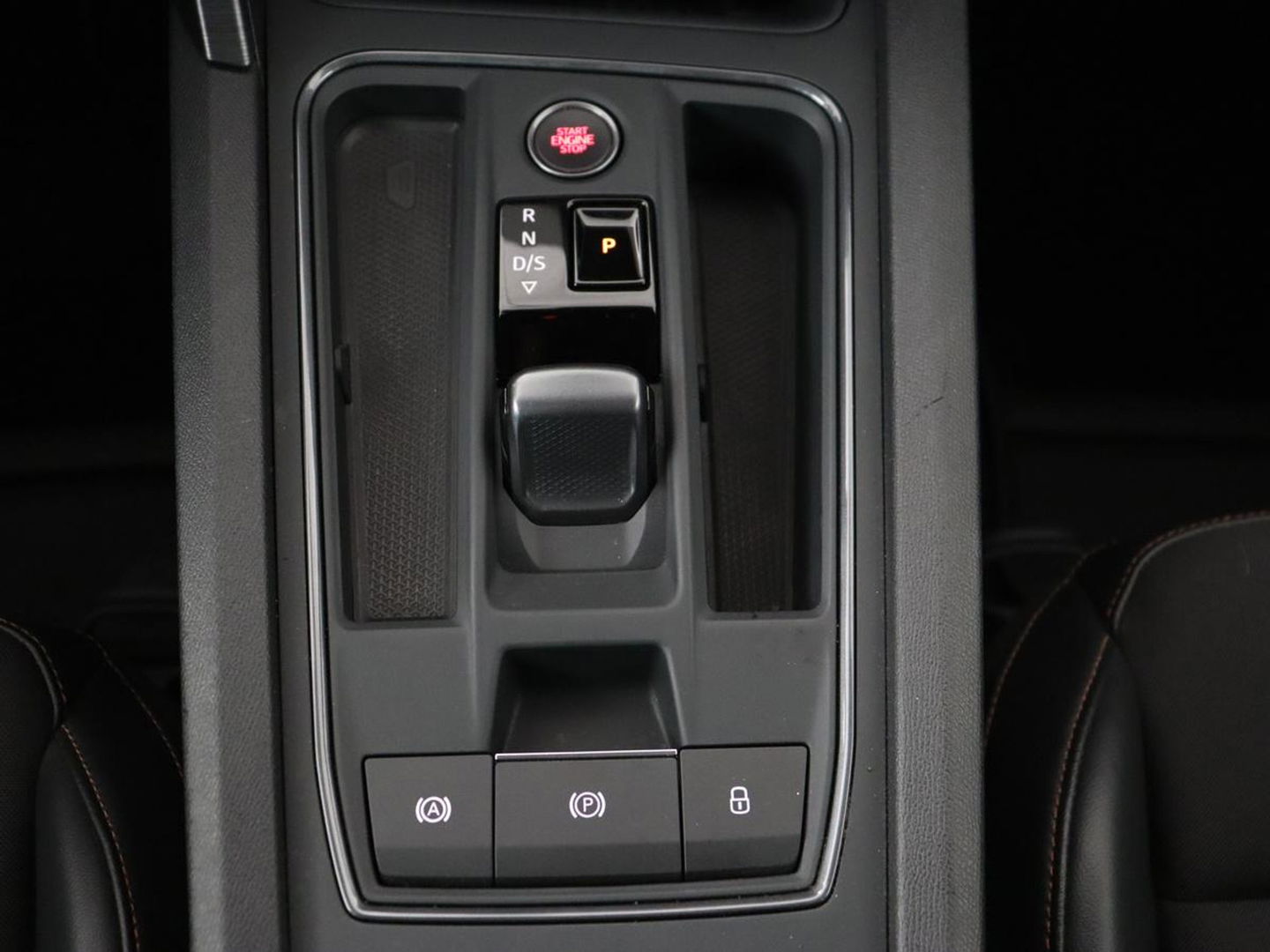 CUPRA Leon 1.4 e-Hybrid VZ | 245pk | Stoel & stuurverwarming | Camera | Sfeerverlichting | Park Assist | Keyless | Navigatie | Full LED | Sportstoelen | PHEV