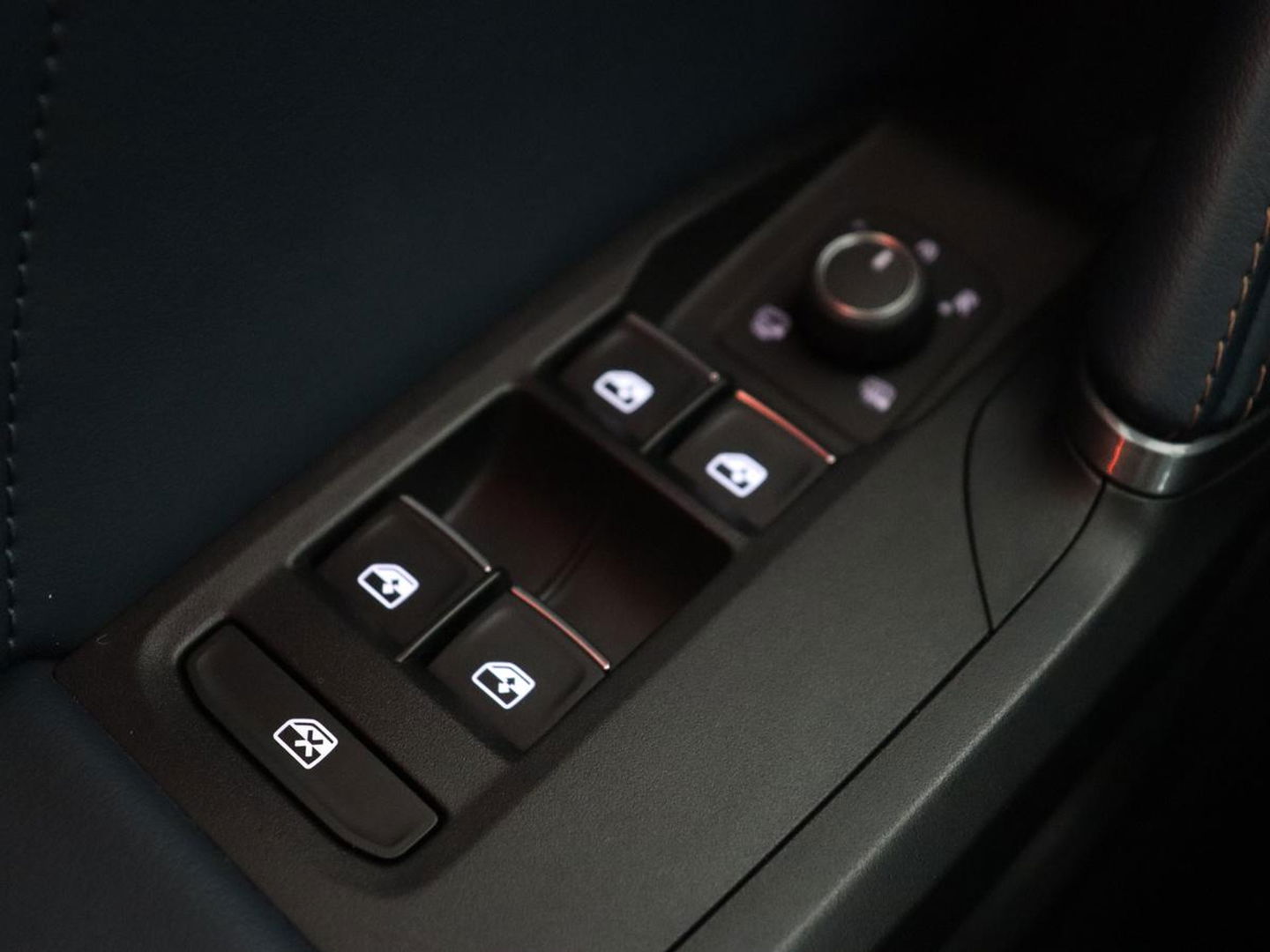 CUPRA Leon 1.4 e-Hybrid VZ | 245pk | Leder | Stoel & stuurverwarming | Adaptive cruise | Memory | Camera | Sfeerverlichting | Keyless | Full LED | PHEV