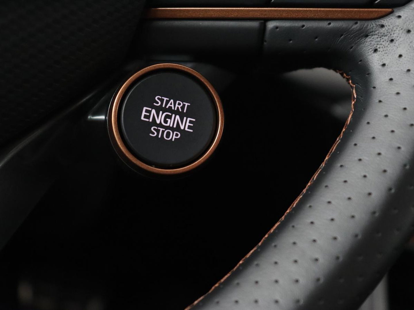 CUPRA Leon 1.4 e-Hybrid VZ | 245pk | Leder | Stoel & stuurverwarming | Adaptive cruise | Memory | Camera | Sfeerverlichting | Keyless | Full LED | PHEV