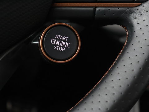 CUPRA Leon 1.4 e-Hybrid VZ | 245pk | Leder | Stoel & stuurverwarming | Adaptive cruise | Memory | Camera | Sfeerverlichting | Keyless | Full LED | PHEV