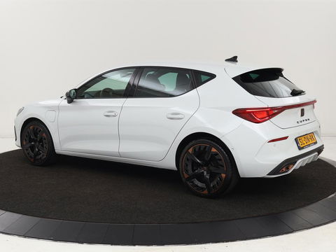 CUPRA Leon 1.4 e-Hybrid VZ | 245pk | Leder | Stoel & stuurverwarming | Adaptive cruise | Memory | Camera | Sfeerverlichting | Keyless | Full LED | PHEV