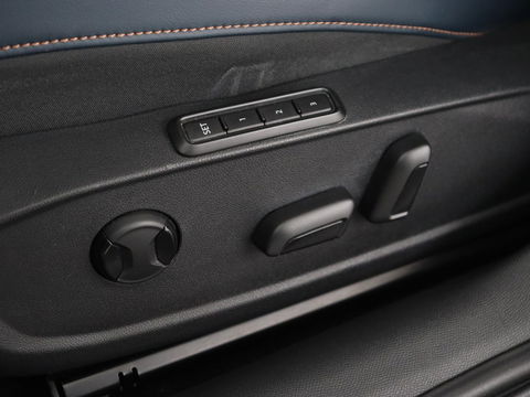 CUPRA Leon 1.4 e-Hybrid VZ | 245pk | Leder | Stoel & stuurverwarming | Adaptive cruise | Memory | Camera | Sfeerverlichting | Keyless | Full LED | PHEV