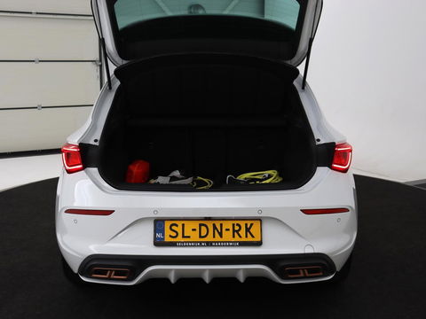 CUPRA Leon 1.4 e-Hybrid VZ | 245pk | Leder | Stoel & stuurverwarming | Adaptive cruise | Memory | Camera | Sfeerverlichting | Keyless | Full LED | PHEV