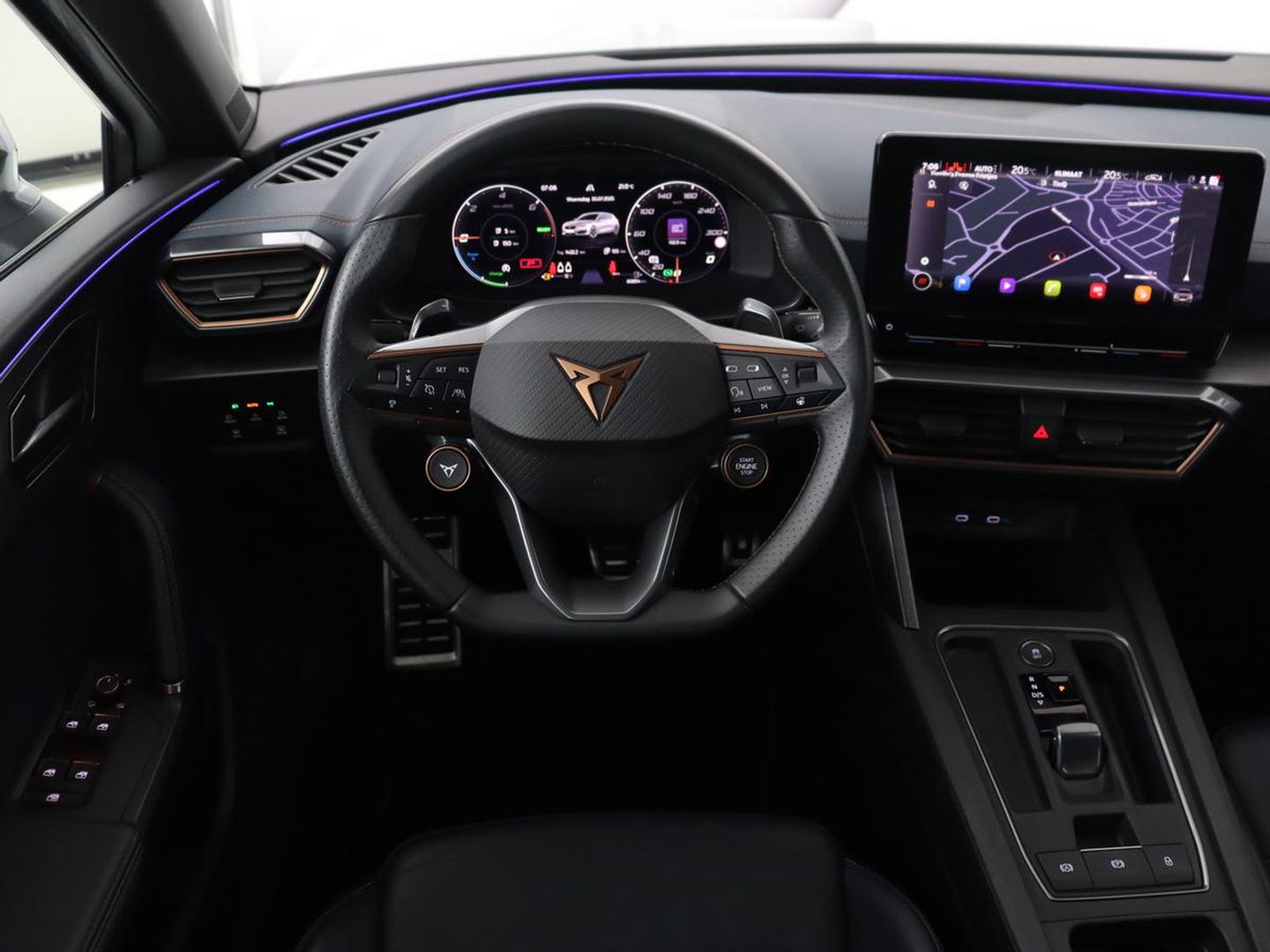CUPRA Leon 1.4 e-Hybrid VZ | 245pk | Leder | Stoel & stuurverwarming | Adaptive cruise | Memory | Camera | Sfeerverlichting | Keyless | Full LED | PHEV