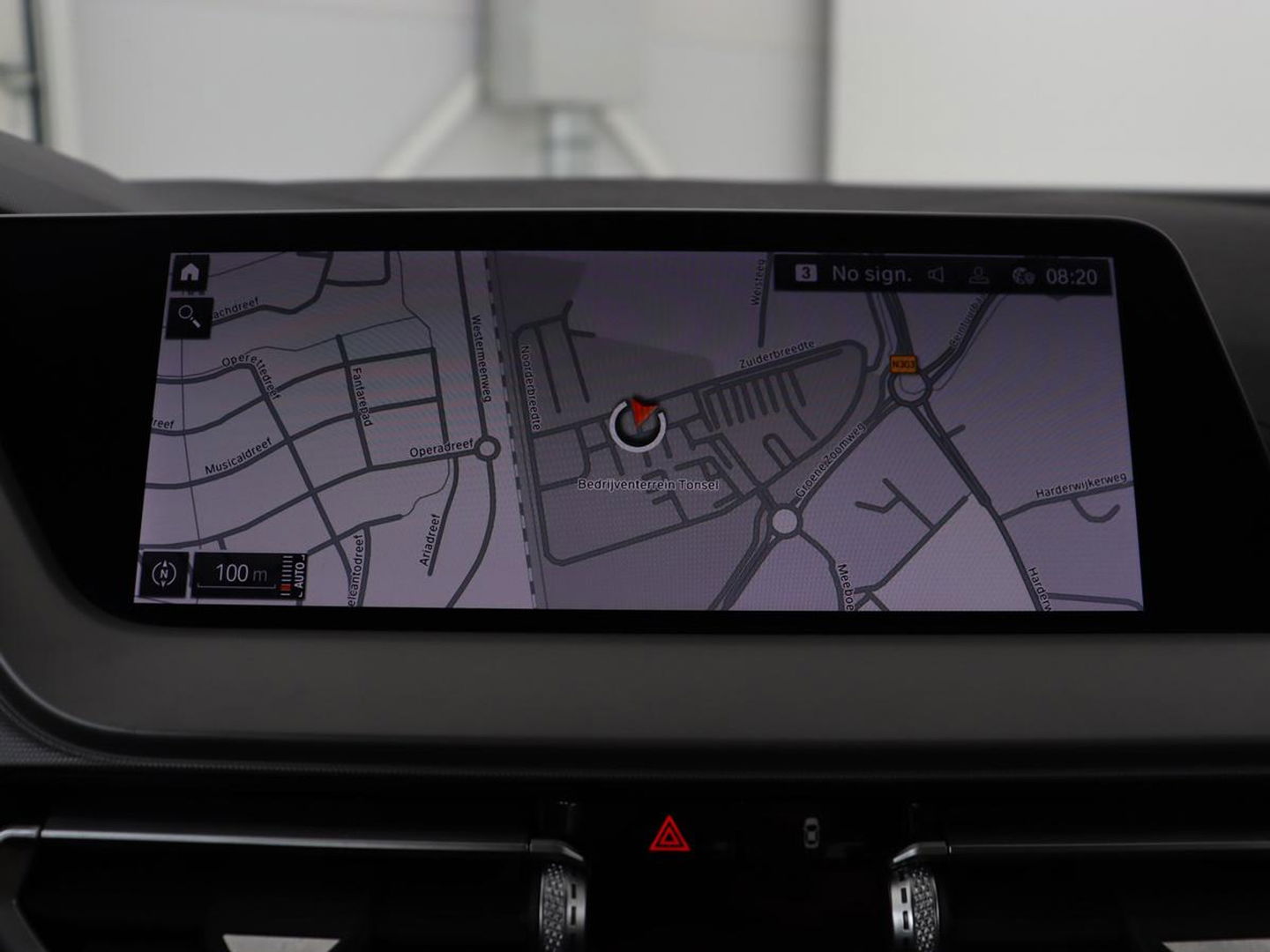 BMW 1-serie 120i Business Edition | Stoelverwarming | Sportstoelen | Carplay | Live Cockpit | Navigatie | Climate control | Parkeerhulp | Cruise control