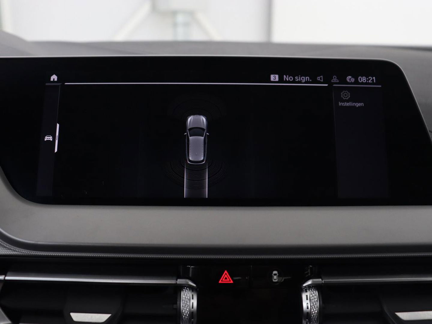 BMW 1-serie 120i Business Edition | Stoelverwarming | Sportstoelen | Carplay | Live Cockpit | Navigatie | Climate control | Parkeerhulp | Cruise control
