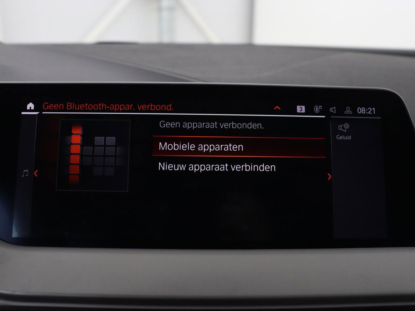 BMW 1-serie 120i Business Edition | Stoelverwarming | Sportstoelen | Carplay | Live Cockpit | Navigatie | Climate control | Parkeerhulp | Cruise control