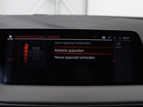 BMW 1-serie 120i Business Edition | Stoelverwarming | Sportstoelen | Carplay | Live Cockpit | Navigatie | Climate control | Parkeerhulp | Cruise control