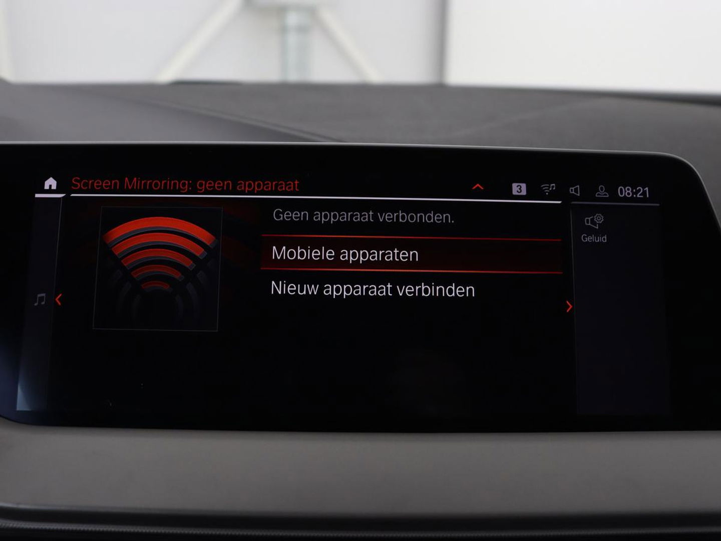 BMW 1-serie 120i Business Edition | Stoelverwarming | Sportstoelen | Carplay | Live Cockpit | Navigatie | Climate control | Parkeerhulp | Cruise control