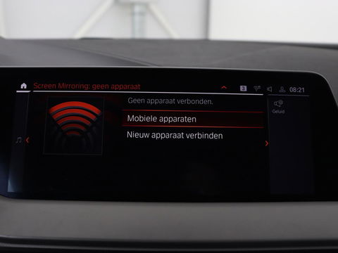 BMW 1-serie 120i Business Edition | Stoelverwarming | Sportstoelen | Carplay | Live Cockpit | Navigatie | Climate control | Parkeerhulp | Cruise control