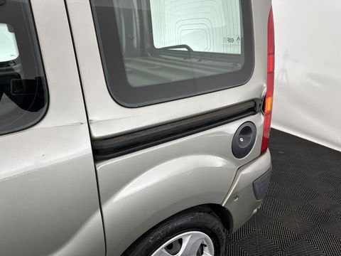 Renault Kangoo 1.6-16V Privilège *AIRCO | COMFORT-SEATS | TOWBAR | CRUISE | CAMERA | RADIO*