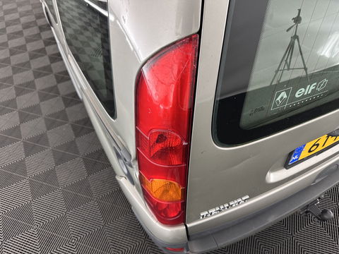 Renault Kangoo 1.6-16V Privilège *AIRCO | COMFORT-SEATS | TOWBAR | CRUISE | CAMERA | RADIO*