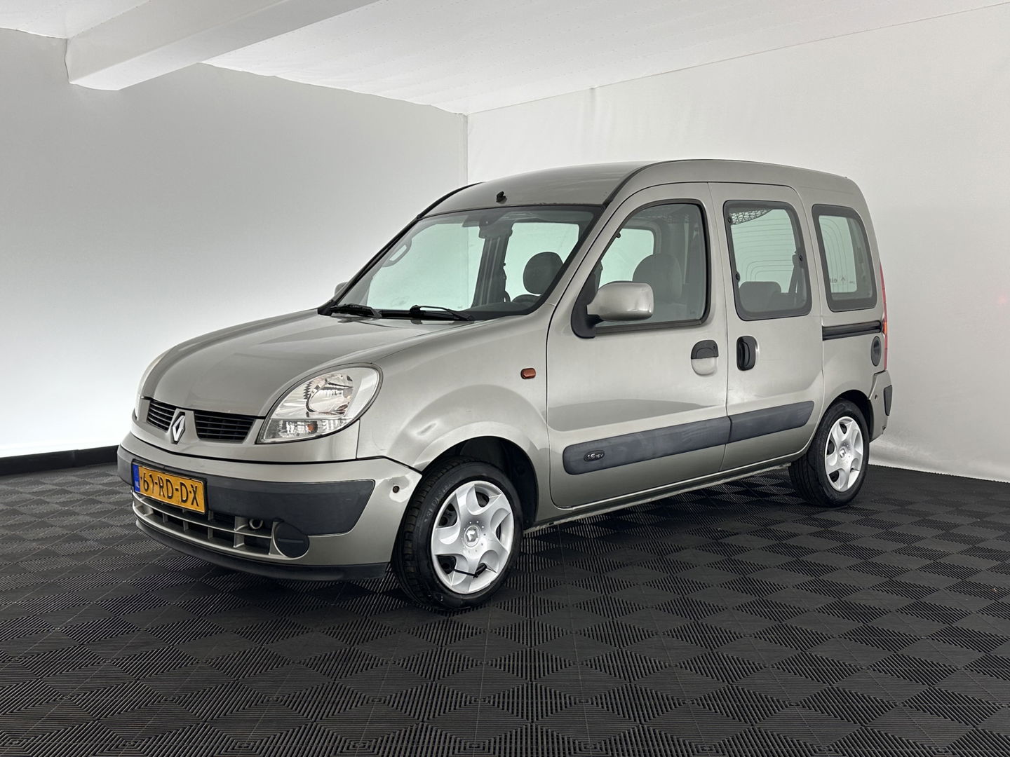 Renault Kangoo 1.6-16V Privilège *AIRCO | COMFORT-SEATS | TOWBAR | CRUISE | CAMERA | RADIO*