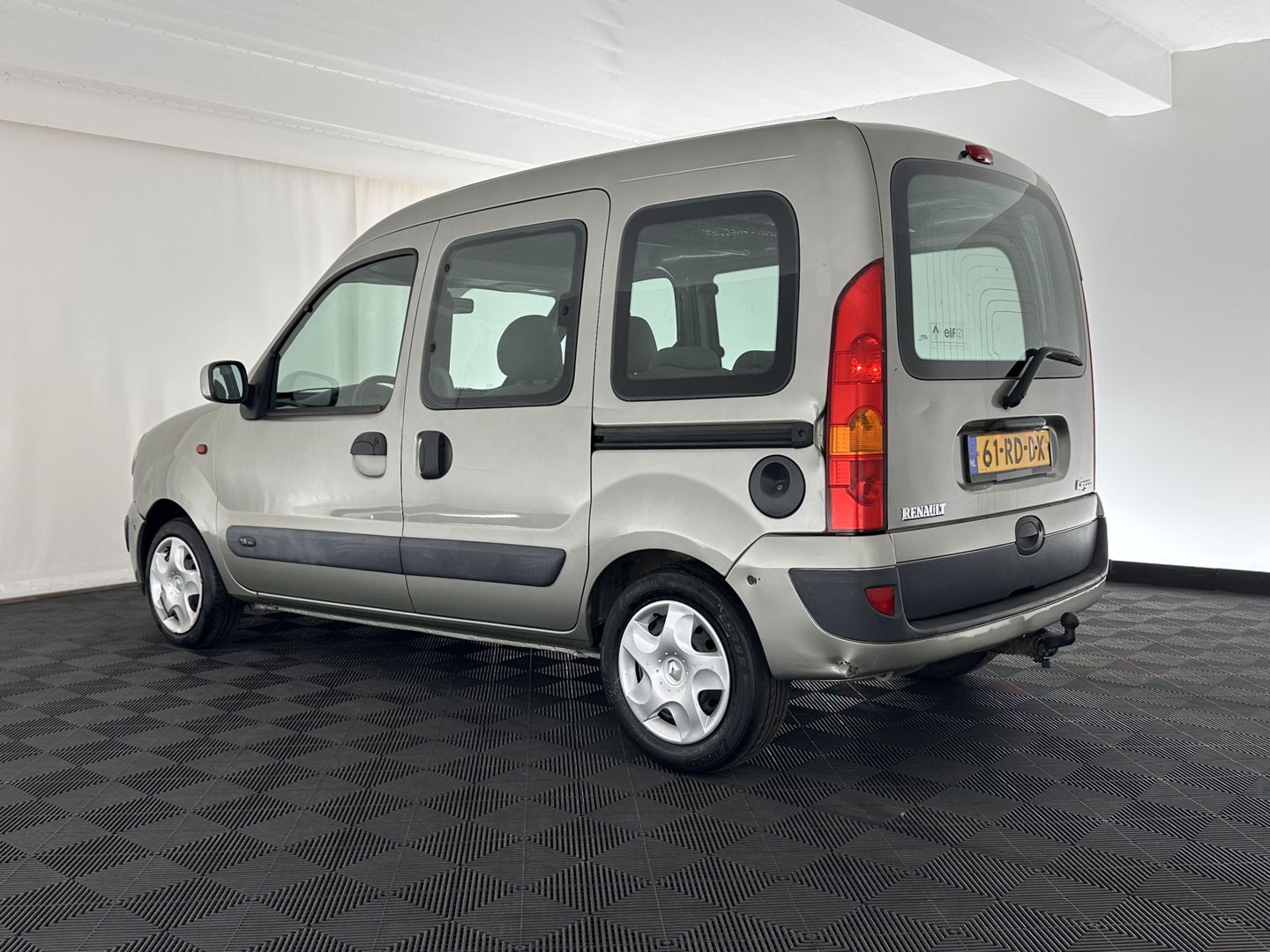 Renault Kangoo 1.6-16V Privilège *AIRCO | COMFORT-SEATS | TOWBAR | CRUISE | CAMERA | RADIO*