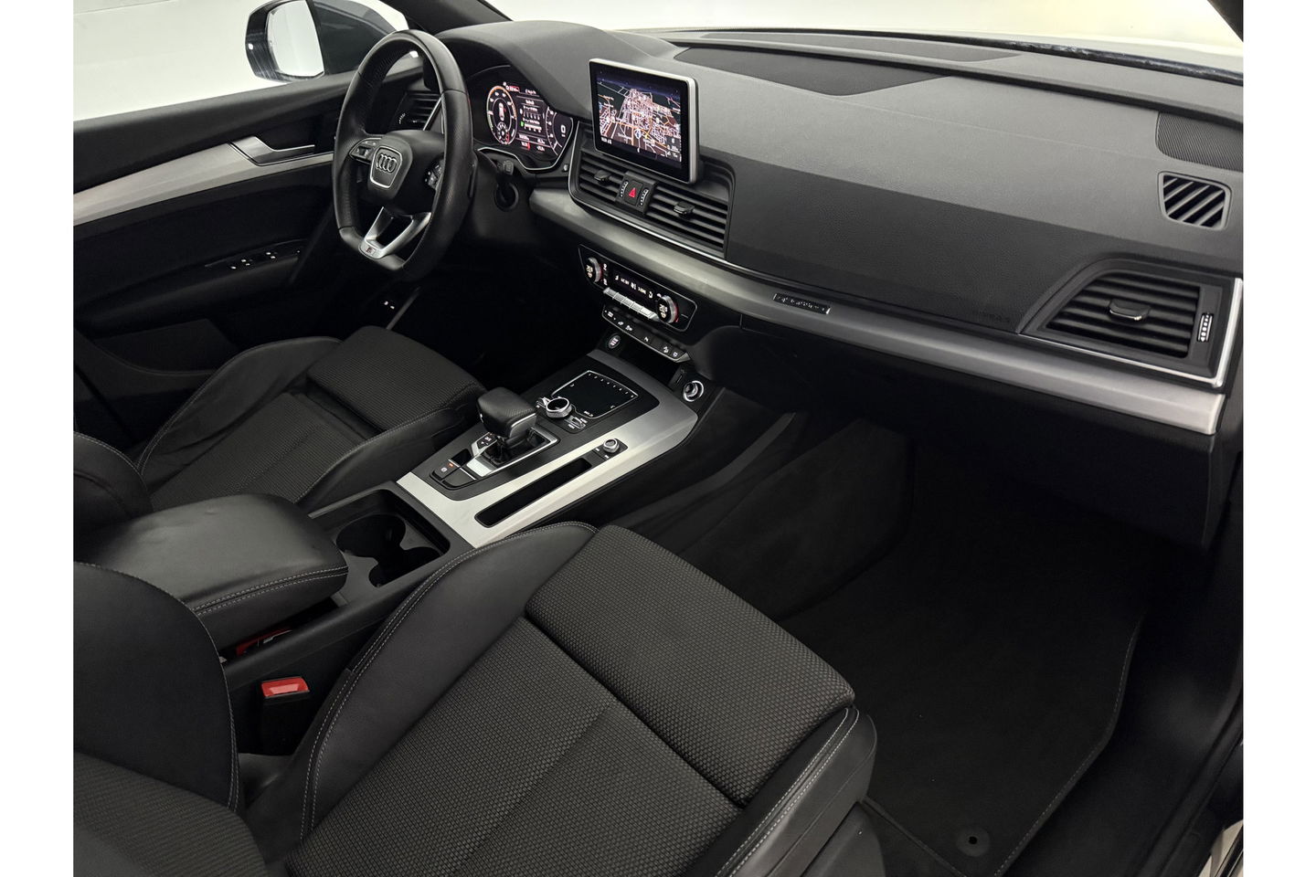 Audi Q5 55 TFSI e Quattro S-line 327PK Camera LED Virtual ACC Clima Navi 20"LMV PDC