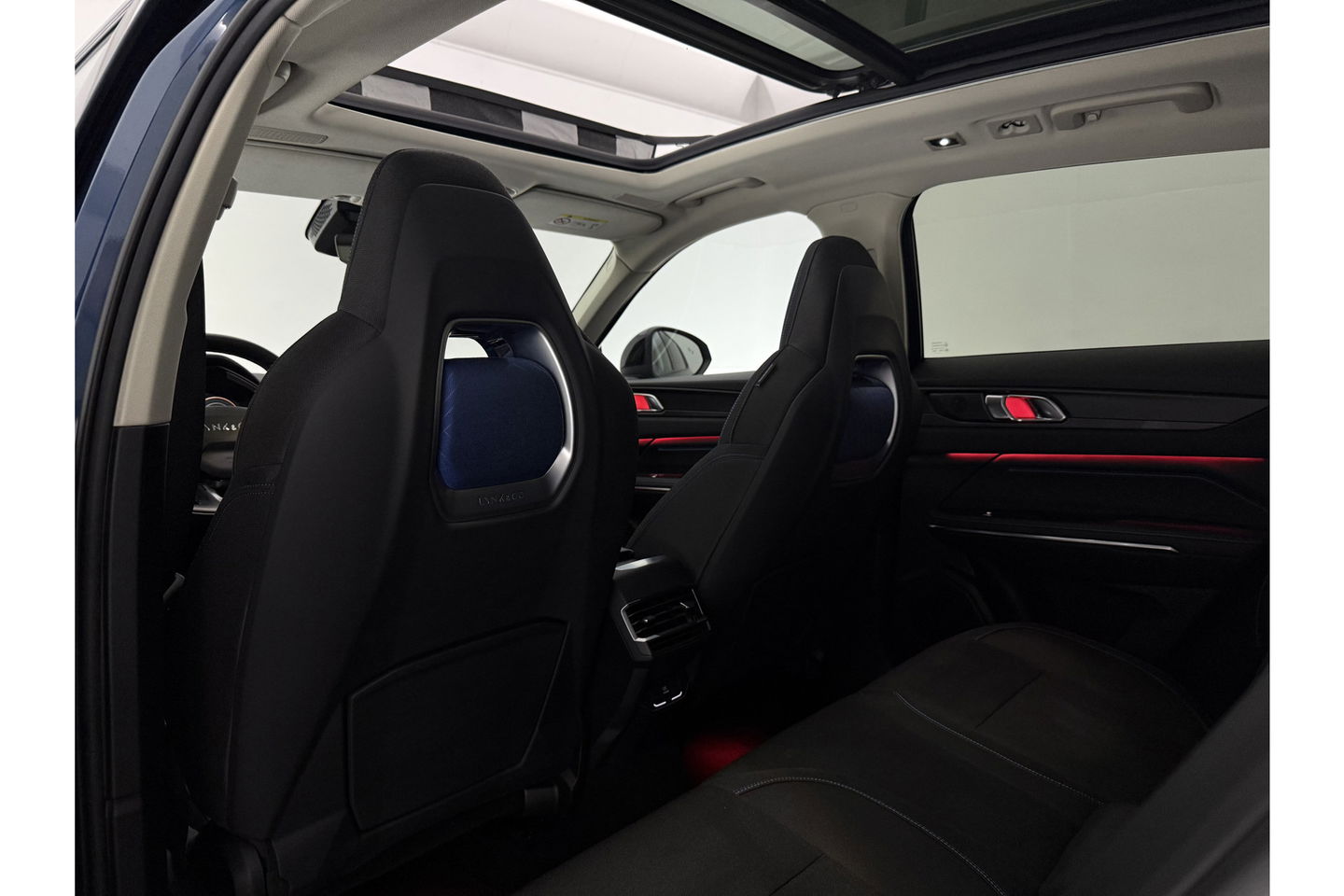 Lynk Co 01 1.5 | UNIEK Matte Grijs | 262PK Pano LED Sfeer 360Camera Memory ACC Virtual Carplay Clima Navi 20"LMV