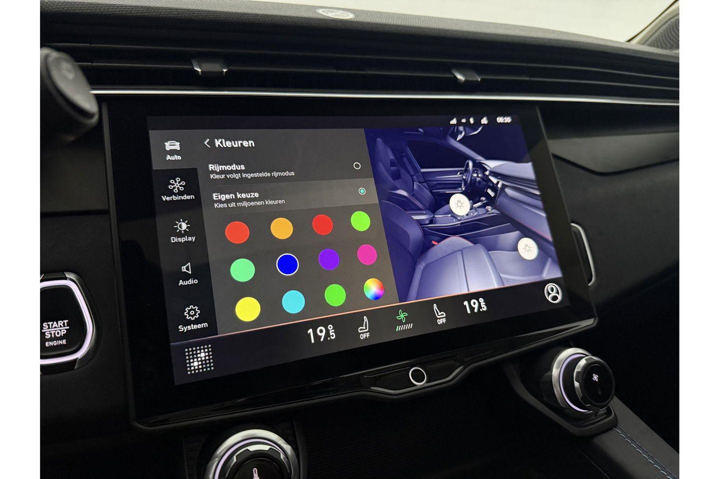 Lynk Co 01 1.5 | UNIEK Matte Grijs | 262PK Pano LED Sfeer 360Camera Memory ACC Virtual Carplay Clima Navi 20"LMV
