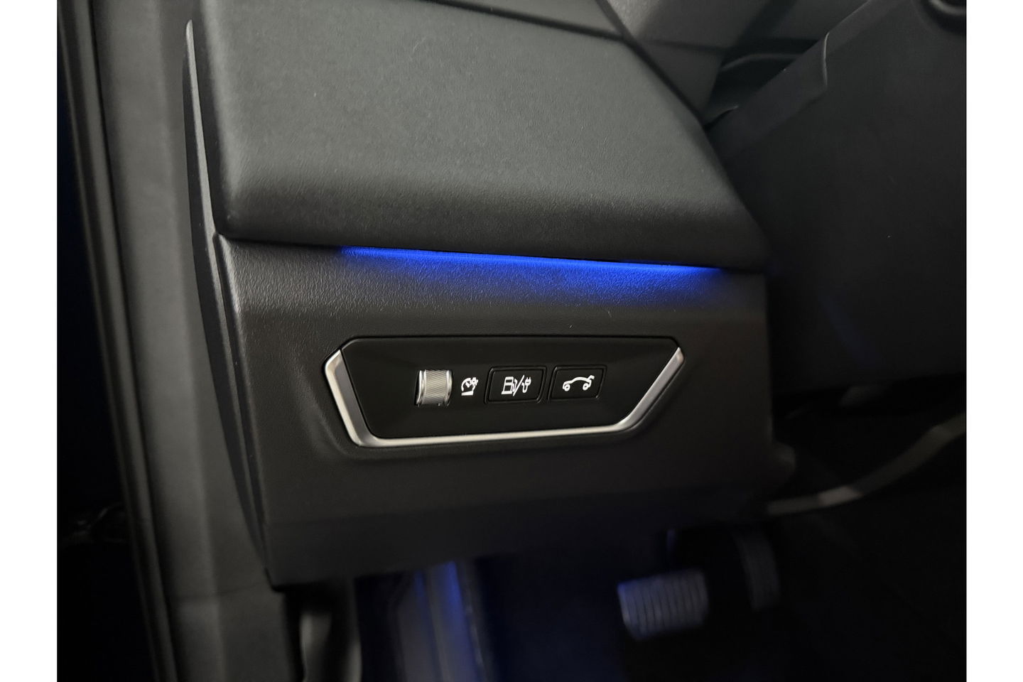 Lynk Co 01 1.5 | UNIEK Matte Grijs | 262PK Pano LED Sfeer 360Camera Memory ACC Virtual Carplay Clima Navi 20"LMV
