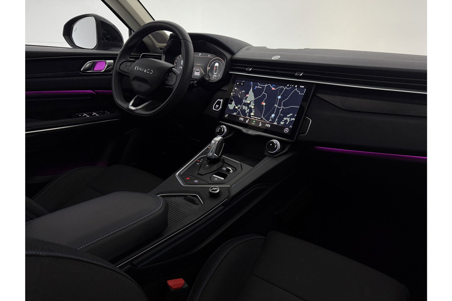 Lynk Co 01 1.5 | UNIEK Matte Grijs | 262PK Pano LED Sfeer 360Camera Memory ACC Virtual Carplay Clima Navi 20"LMV