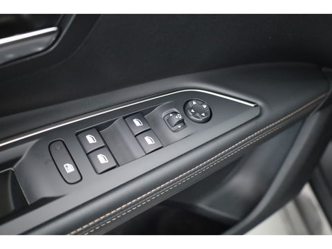 Peugeot 5008 1.2 PureTech GT-Line 7pers. | Pano | Trekhaak | Camera | Dodehoek | Apple CarPlay & Android Auto |
