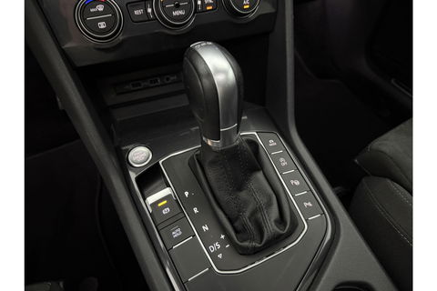 Volkswagen Tiguan Allspace 1.4 TSI R-line DSG Pano LED Dynaudio Camera Carplay ACC Clima Trekhaak Virtual Navi PDC 19"LMV