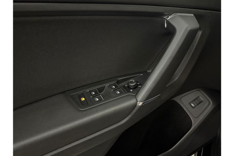 Volkswagen Tiguan Allspace 1.4 TSI R-line DSG Pano LED Dynaudio Camera Carplay ACC Clima Trekhaak Virtual Navi PDC 19"LMV