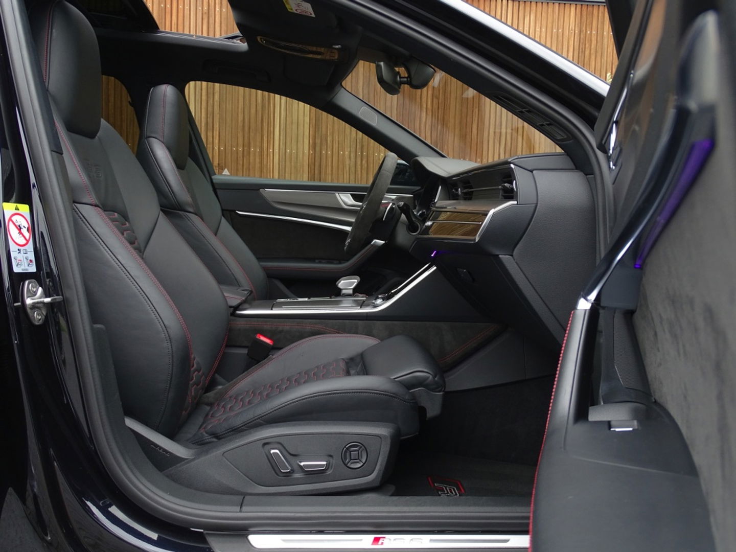 Audi RS6 RS6 V8T 601PK Quattro / Ceramic / B&O / carbon / Laser