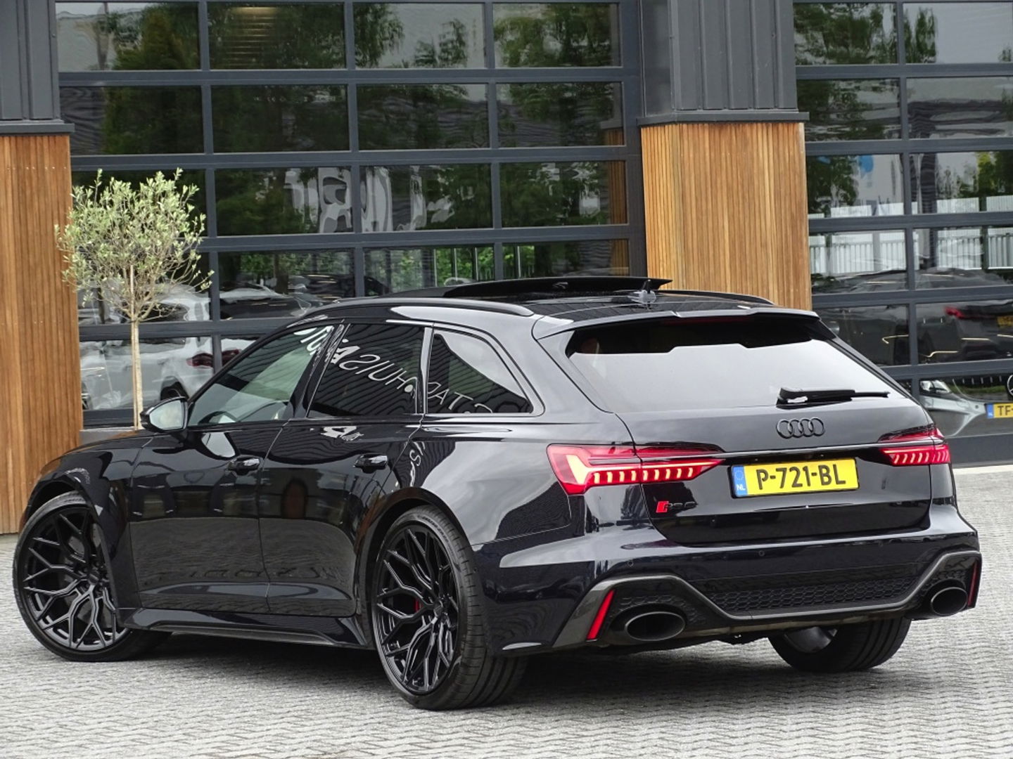 Audi RS6 RS6 V8T 601PK Quattro / Ceramic / B&O / carbon / Laser