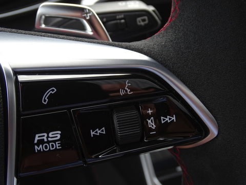 Audi RS6 RS6 V8T 601PK Quattro / Ceramic / B&O / carbon / Laser