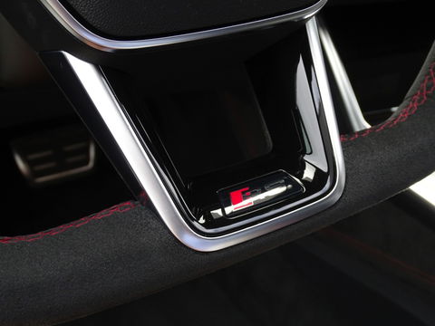 Audi RS6 RS6 V8T 601PK Quattro / Ceramic / B&O / carbon / Laser