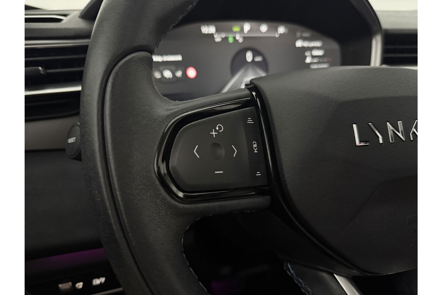 Lynk Co 01 1.5 262PK 360 Camera Memory Pano LED Sfeer ACC Virtual Carplay Clima Navi PDC 20"LMV