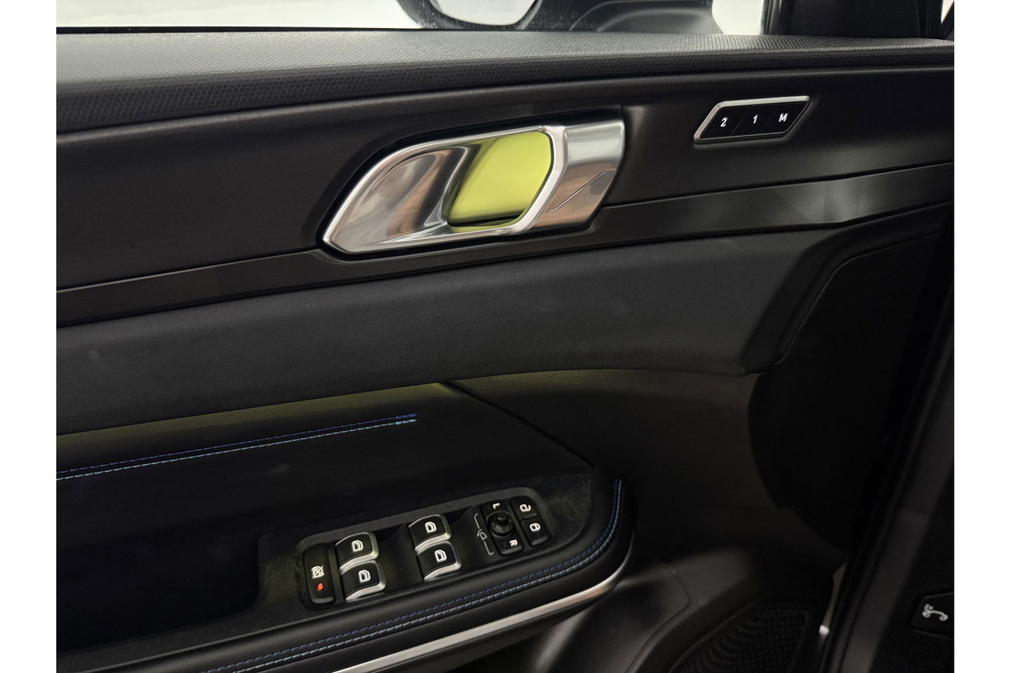Lynk Co 01 1.5 262PK 360 Camera Memory Pano LED Sfeer ACC Virtual Carplay Clima Navi PDC 20"LMV