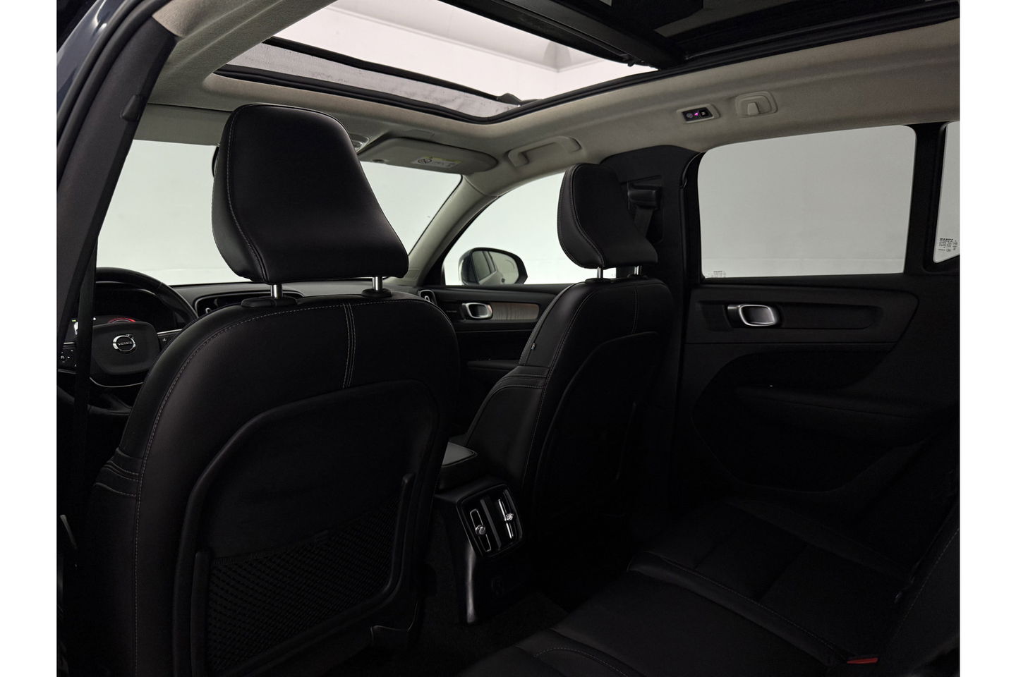 Volvo XC40 1.5 T5 Twin Engine Inscription 262PK Pano Sfeer LED Harman Kardon ACC Leder Clima Navi PDC 19"LMV