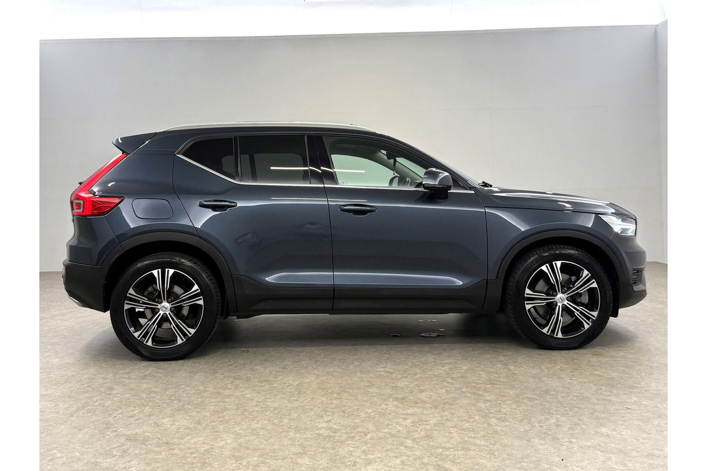 Volvo XC40 1.5 T5 Twin Engine Inscription 262PK Pano Sfeer LED Harman Kardon ACC Leder Clima Navi PDC 19"LMV