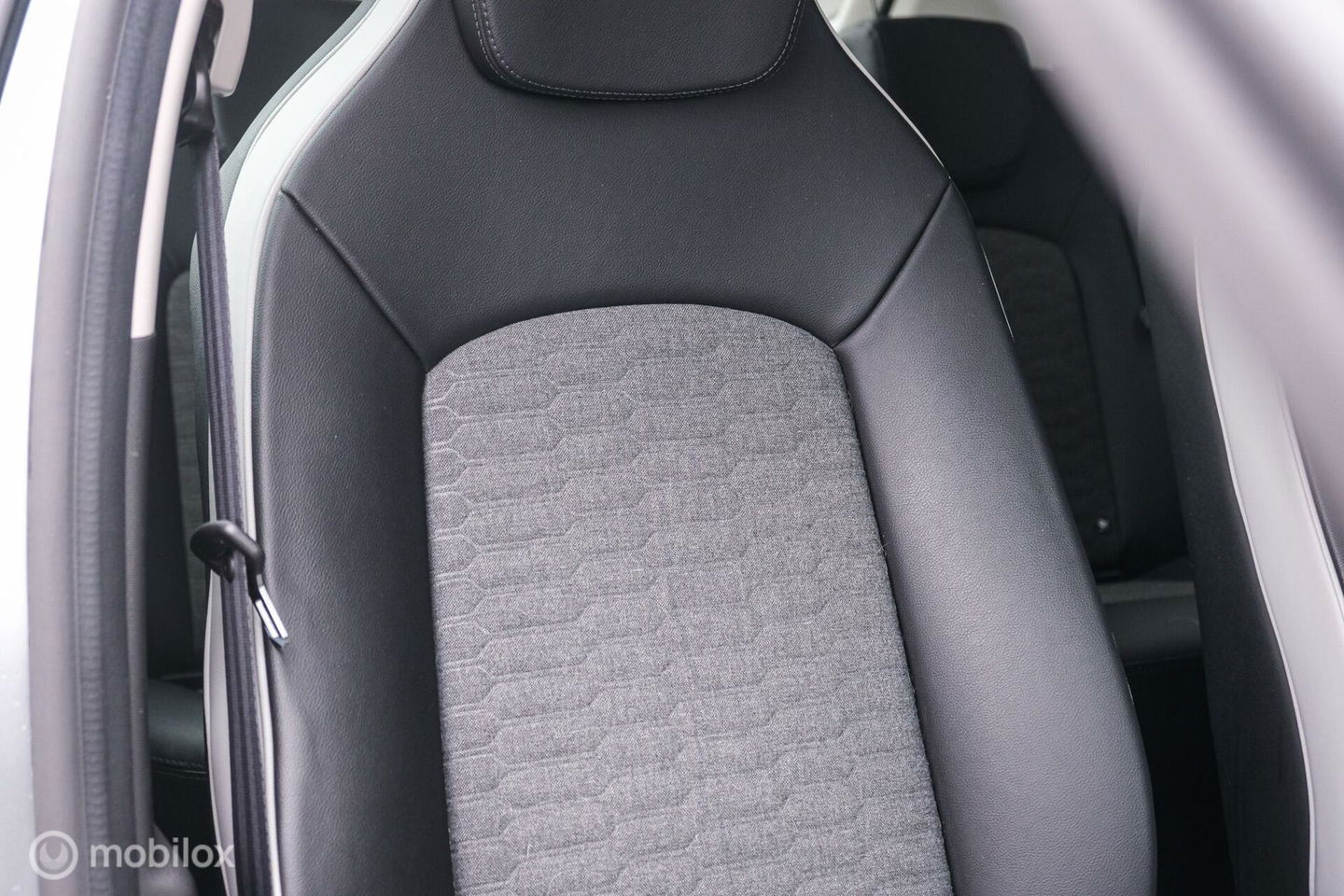 Renault ZOE R135 Intens 52 kWh | winterpack | nl auto | 1e eigenaar | rijklaar |
