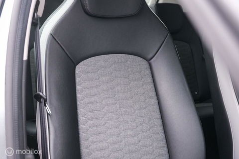 Renault ZOE R135 Intens 52 kWh | winterpack | nl auto | 1e eigenaar | rijklaar |