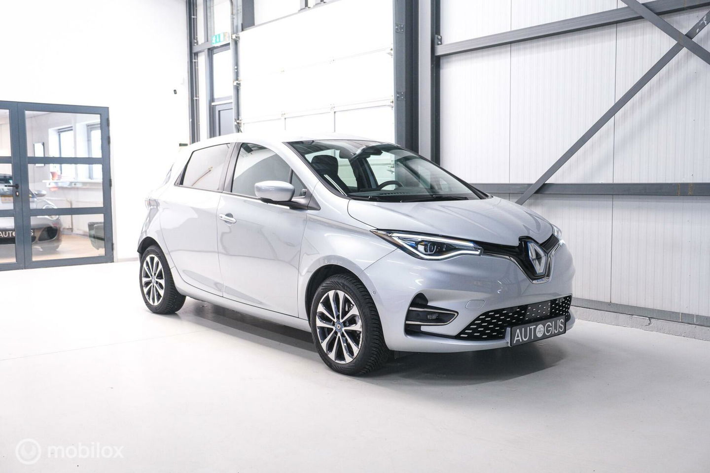 Renault ZOE R135 Intens 52 kWh | winterpack | nl auto | 1e eigenaar | rijklaar |