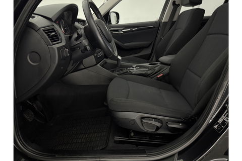 BMW X1 sDrive20i | APK tot 05-2026 | Pano Clima Cruise Trekhaak Navigatie PDC 17"LMV