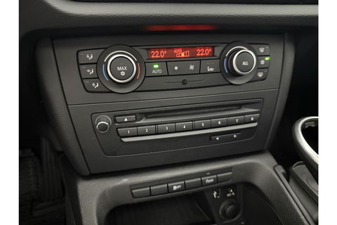 BMW X1 sDrive20i | APK tot 05-2026 | Pano Clima Cruise Trekhaak Navigatie PDC 17"LMV