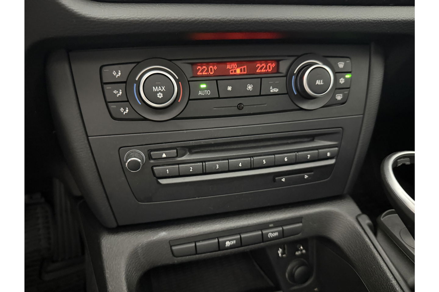 BMW X1 sDrive20i | APK tot 05-2026 | Pano Clima Cruise Trekhaak Navigatie PDC 17"LMV
