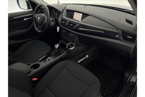BMW X1 sDrive20i | APK tot 05-2026 | Pano Clima Cruise Trekhaak Navigatie PDC 17"LMV