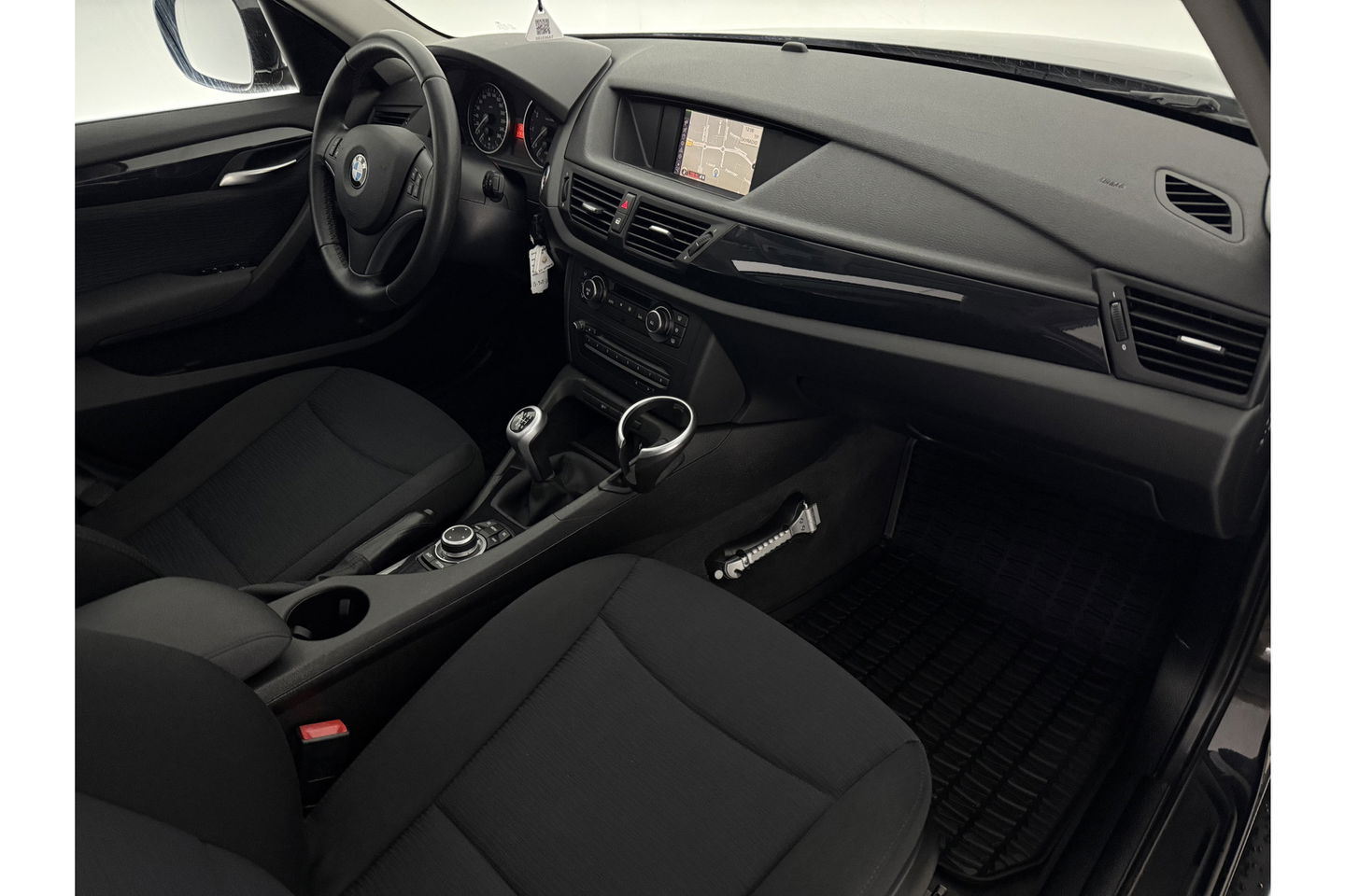 BMW X1 sDrive20i | APK tot 05-2026 | Pano Clima Cruise Trekhaak Navigatie PDC 17"LMV