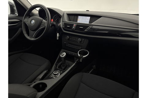 BMW X1 sDrive20i | APK tot 05-2026 | Pano Clima Cruise Trekhaak Navigatie PDC 17"LMV