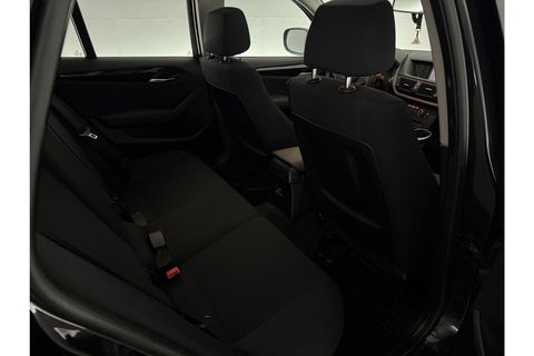 BMW X1 sDrive20i | APK tot 05-2026 | Pano Clima Cruise Trekhaak Navigatie PDC 17"LMV