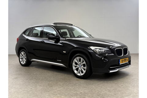 BMW X1 sDrive20i | APK tot 05-2026 | Pano Clima Cruise Trekhaak Navigatie PDC 17"LMV