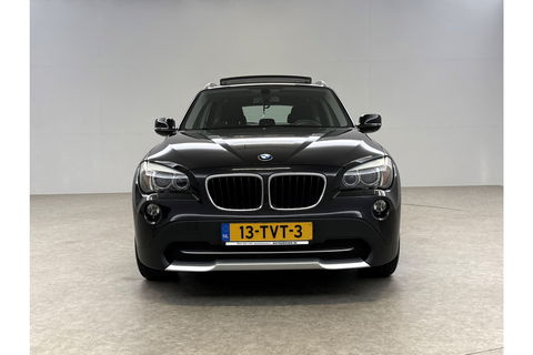 BMW X1 sDrive20i | APK tot 05-2026 | Pano Clima Cruise Trekhaak Navigatie PDC 17"LMV
