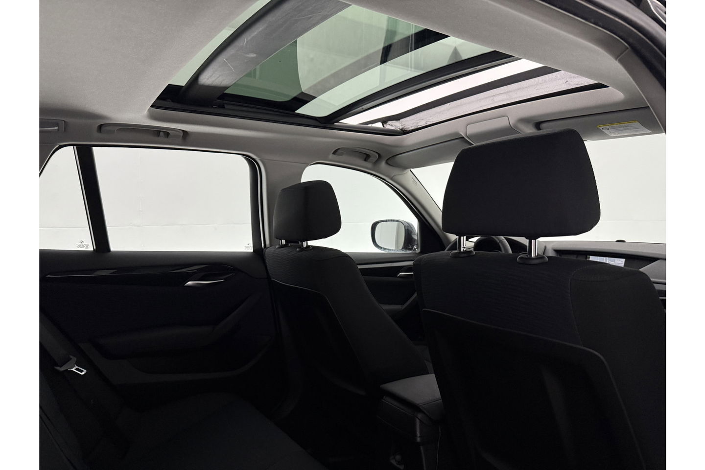 BMW X1 sDrive20i | APK tot 05-2026 | Pano Clima Cruise Trekhaak Navigatie PDC 17"LMV
