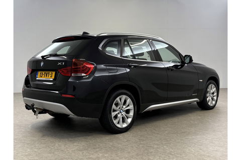 BMW X1 sDrive20i | APK tot 05-2026 | Pano Clima Cruise Trekhaak Navigatie PDC 17"LMV