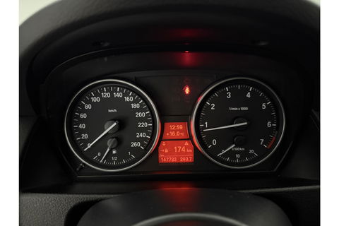 BMW X1 sDrive20i | APK tot 05-2026 | Pano Clima Cruise Trekhaak Navigatie PDC 17"LMV