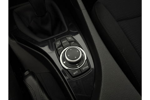 BMW X1 sDrive20i | APK tot 05-2026 | Pano Clima Cruise Trekhaak Navigatie PDC 17"LMV
